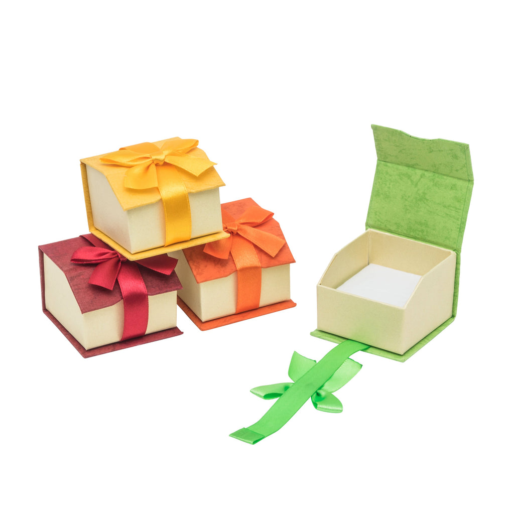 Elegant Paper Single Ring Box with a Unique Magnetic Ribbon